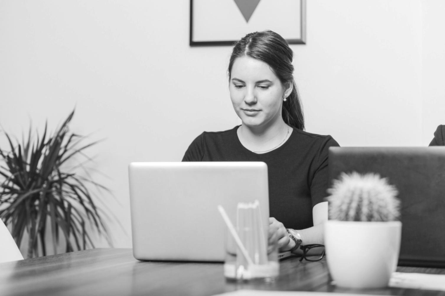 Startup-Team bei der strategischen Finanzierungsplanung